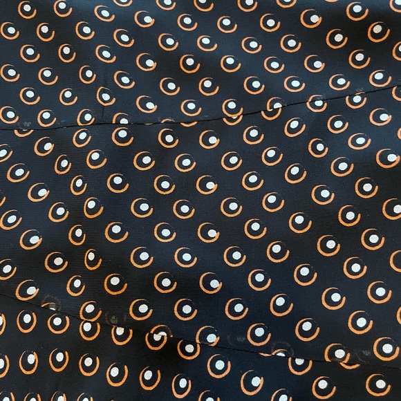 Club Monaco A-line silk skirt in very good condition ( worn twice) - Picture 4 of 6